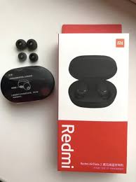 سماعات الأذن هي Xiaomi Redmi AirDots 2.