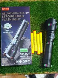 كشاف يدوي قوي من نوع Kezu Aluminium Alloy Strong light Flashlight (طراز KH-G02).