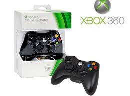 وحدة تحكم لاسلكية لجهاز Xbox 360 باللون الأسود.