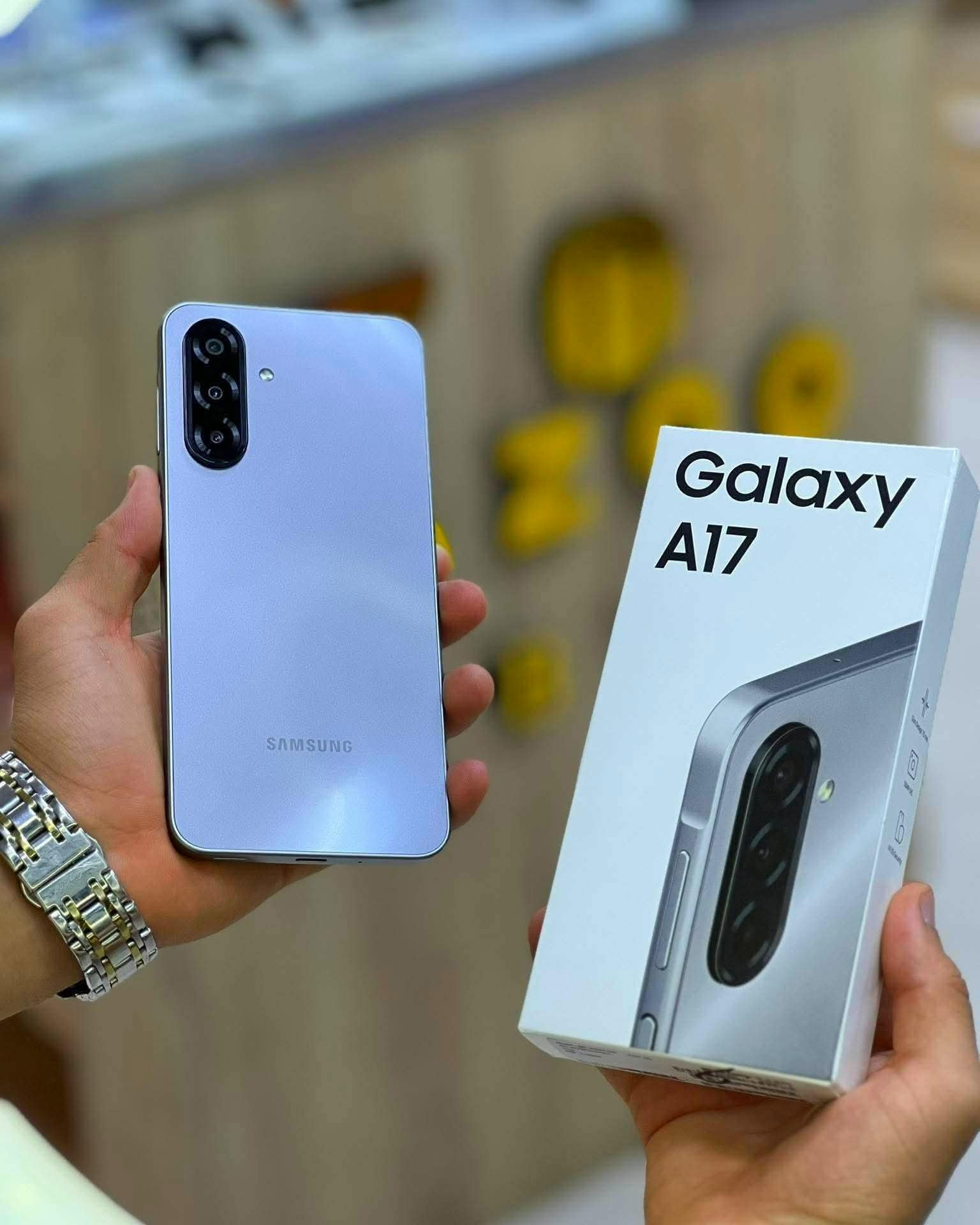 Samsung Galaxy A17.