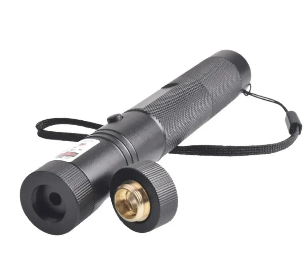 ليزر أخضر قابل للشحن من الطراز الشهير YL-303USB