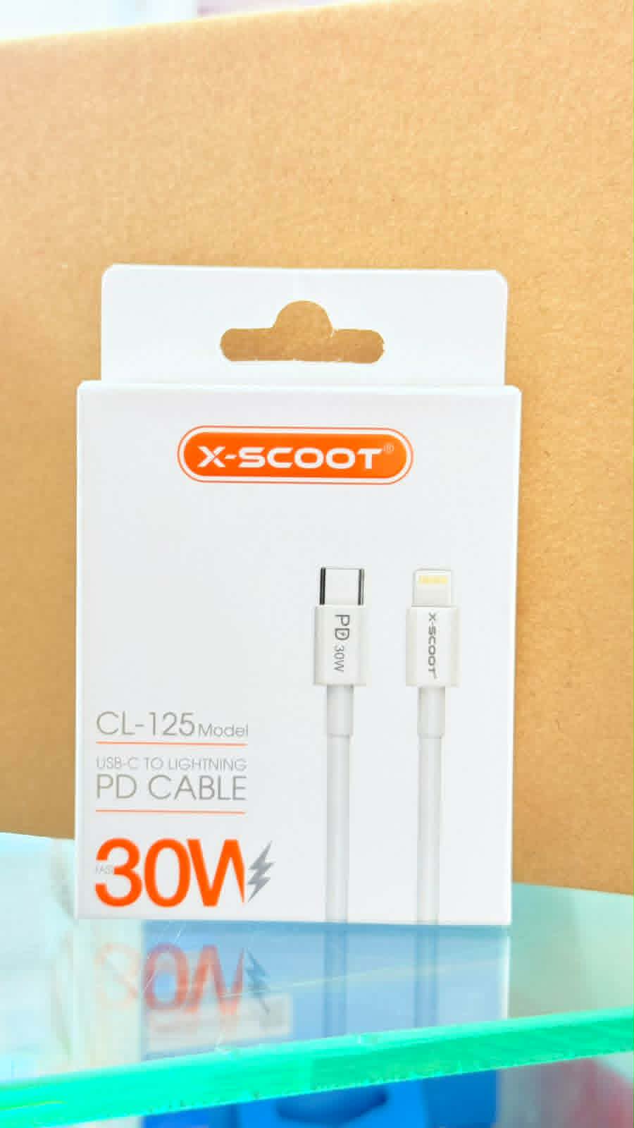 كابل شحن من نوع X-Scoot طراز CL-125 بقدرة 30 وات. typce-iphone