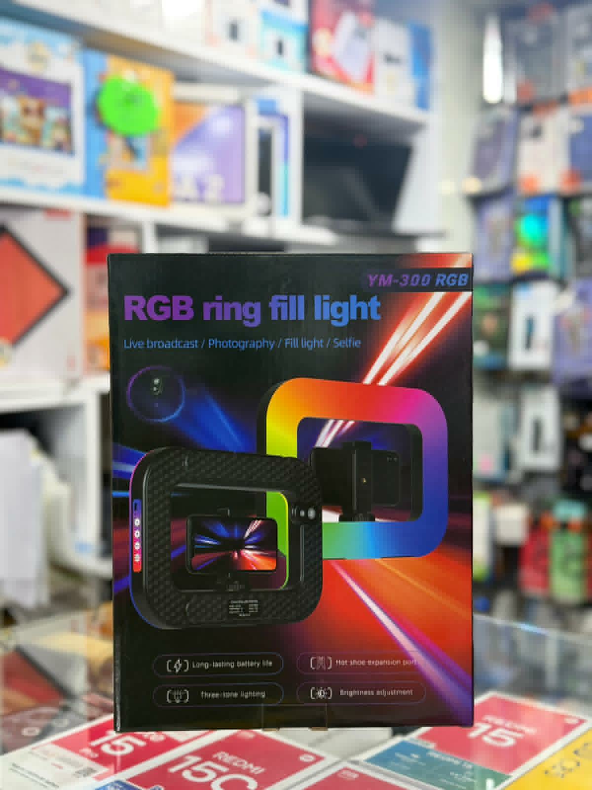 إضاءة حلقة ذكية محمولة من نوع RGB ومثبت فيديو للهواتف الذكية (מודל YM-300 RGB Ring Fill Light).