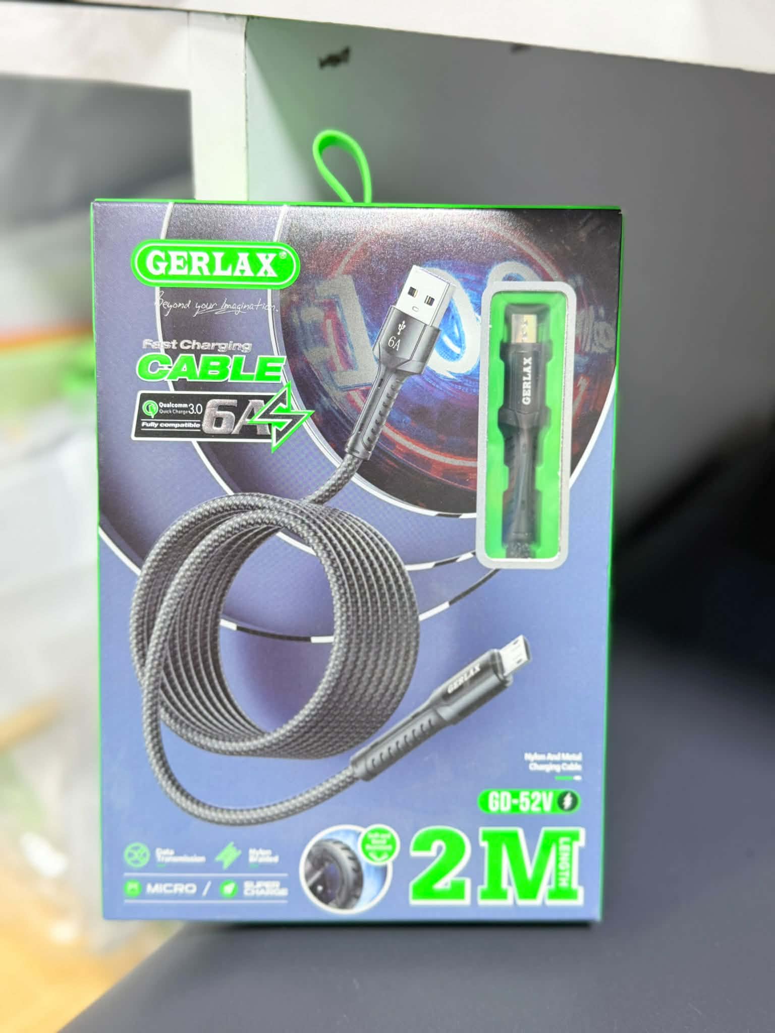 كابل شحن سريع ونقل بيانات من شركة Gerlax (موديل GD-52V)، ويأتي بمنفذ Micro USB.